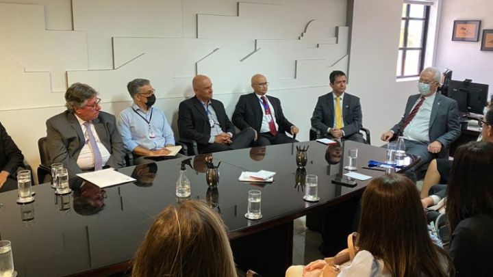 MPC-PB realiza reunião para discutir locação das instalações do Hospital Samaritano